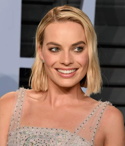 Margot Robbie Side Parting Hairstyle