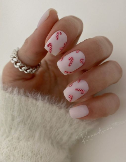 Candy Cane Accent Nails